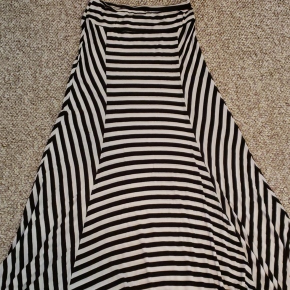 Maxi skirt - Picture 1 of 2